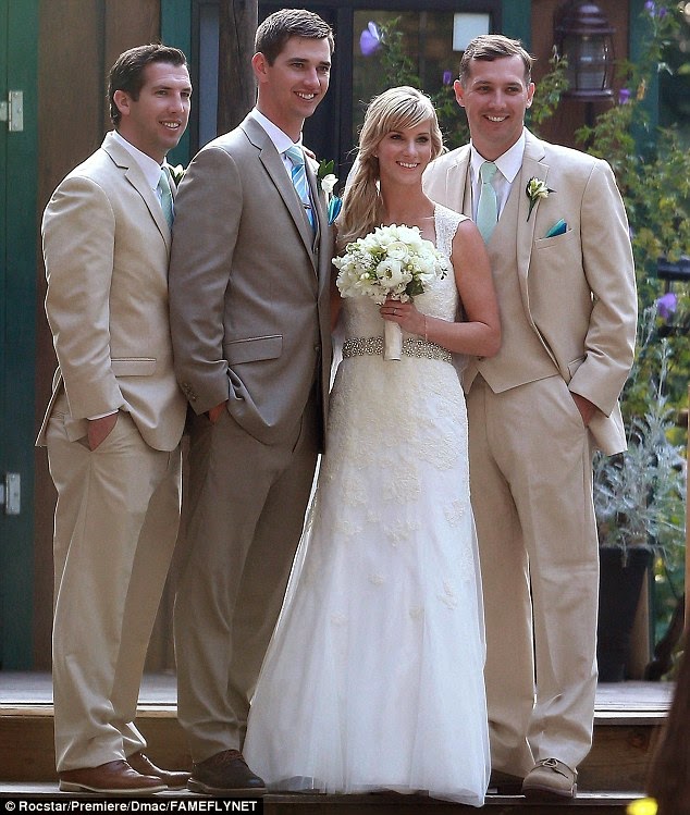 "Glee" Star Heather Morris Marries Taylor Hubbell (Wedding Photos)